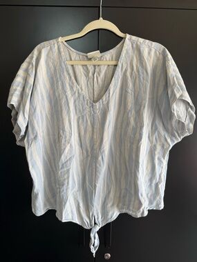 Ava & Viv | Light Blue and White Striped V-Neck | Tie-Front Top